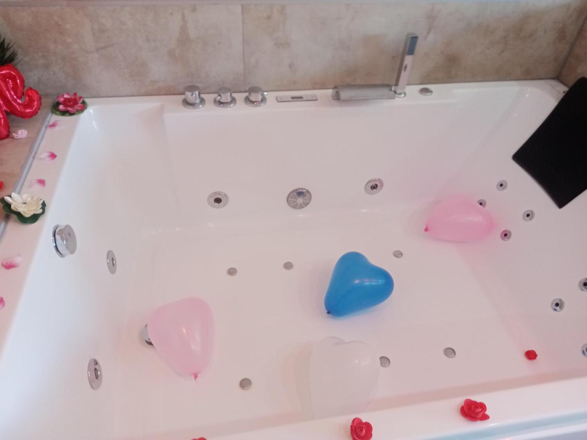 Studio Jacuzzi Au Centre Colmar Buitenkant foto